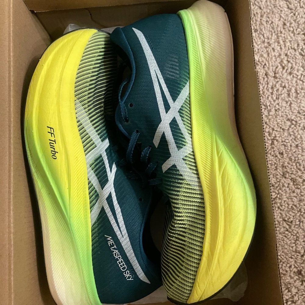 ASICS Metaspeed Sky Plus